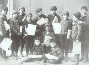 Newsboys Pose c 1890 copy